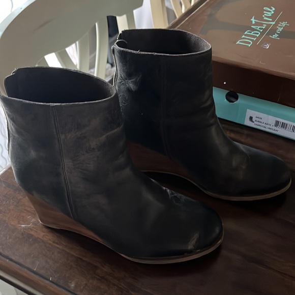 DIBA TRUE Bubble Bath Vintage Leather Wedge Bootie - Picture 5 of 8